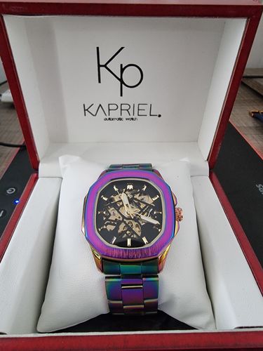 Reseña con foto de un cliente sobre RELOJ  KAPRIEL NEW CHAPTER HURRICANE