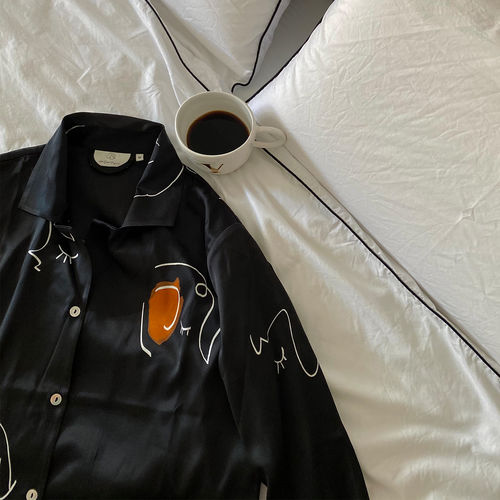 Customer photo review of The Dream Long Silk Pajamas Set - Black