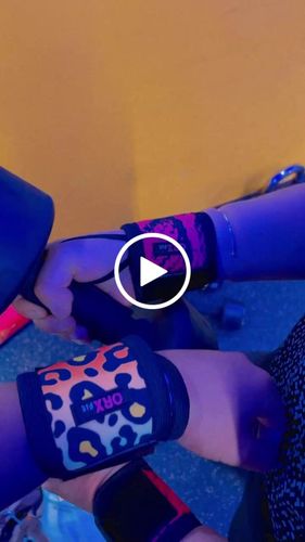 Customer video review of Muñequeras WRAP Pink Pitón