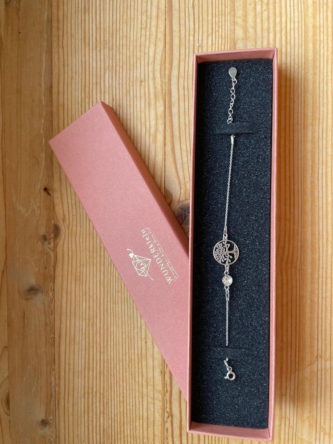 Customer photo review of Armband "Tree of Life" mit Geburtsstein