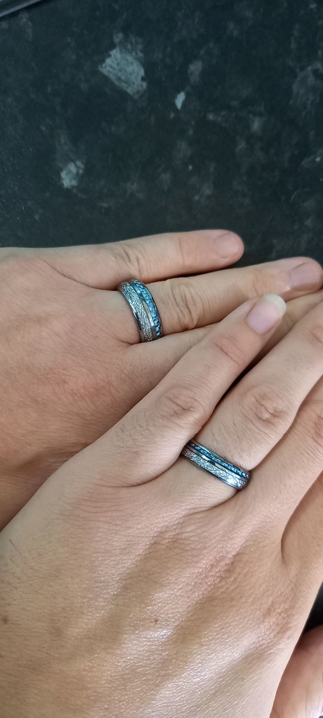 Customer photo review of The Steely Blue 6mm Wonder Ring