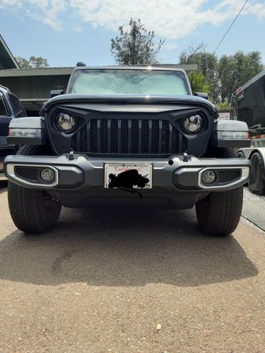 Customer photo review of Vader Grille w/ Mesh - Matte Black for 18-22 Jeep Wrangler JL & Gladiator JT