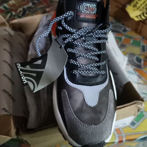 Customer photo review of Low Arch Runner Republic