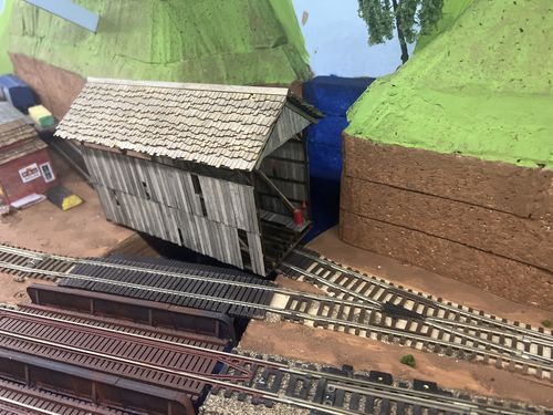 Customer photo review of HunterLine HLHQUCO 50' Queen Post Truss Covered Bridge Kit, HO