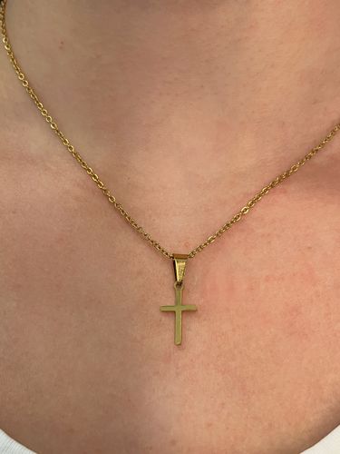 Customer photo review of Collier croix  - LÉA