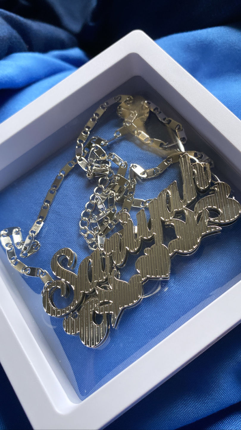 Customer photo review of Dove 3D Plated Name Necklace