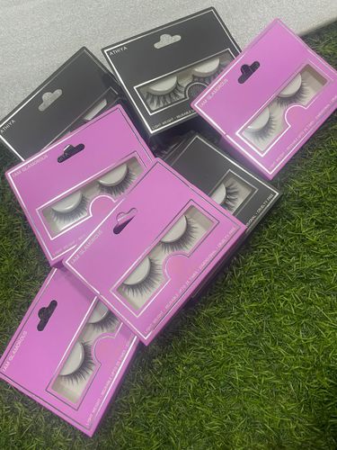 Customer photo review of Mink Eye Lashes