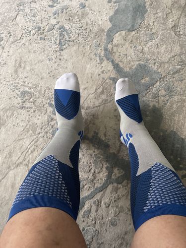 Customer photo review of MinasaMed Kompressionssocken für schmerzfreie Beine & Füße