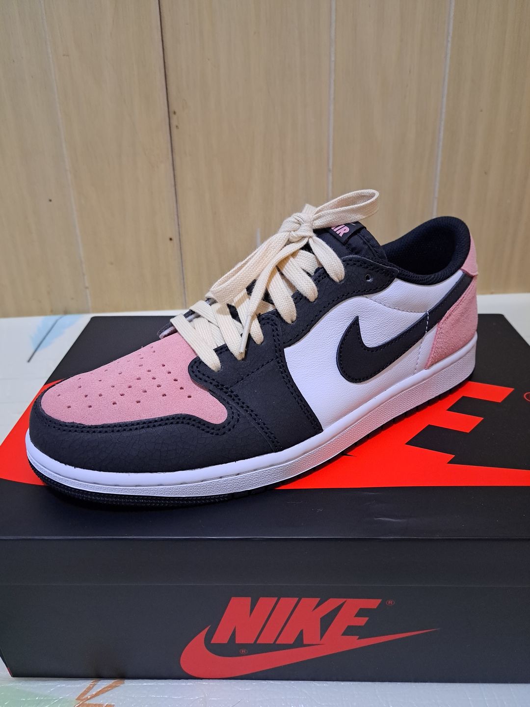 Customer photo review of Flat 100% Cotton Shoe Laces