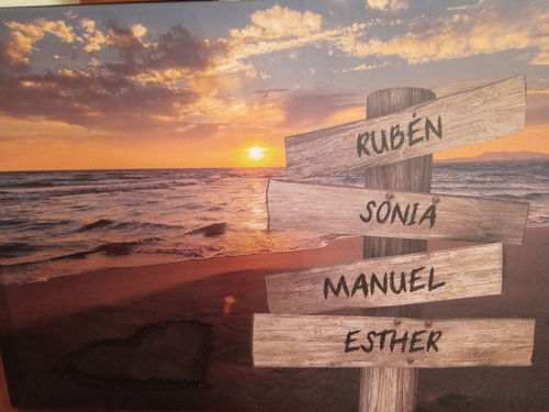 Customer photo review of Lienzo Muelle de Madera con Nombres Personalizados