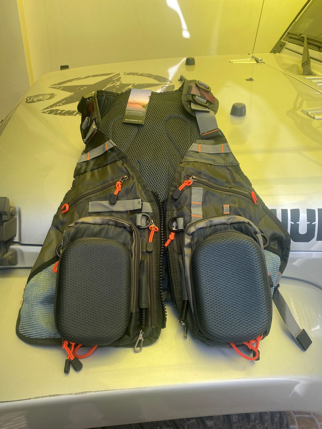 Customer photo review of Kylebooker  Premium Mesh Fishing Vest Pack With Multi-Pockets For Men And Women FV02