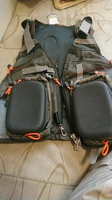 Customer photo review of Kylebooker  Premium Mesh Fishing Vest Pack With Multi-Pockets For Men And Women FV02