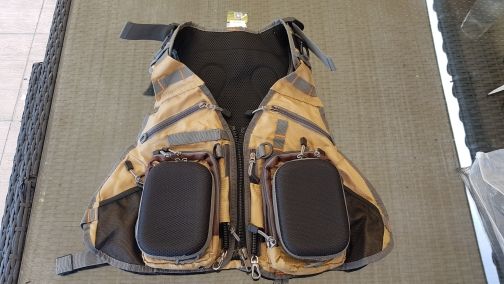 Customer photo review of Kylebooker  Premium Mesh Fishing Vest Pack With Multi-Pockets For Men And Women FV02