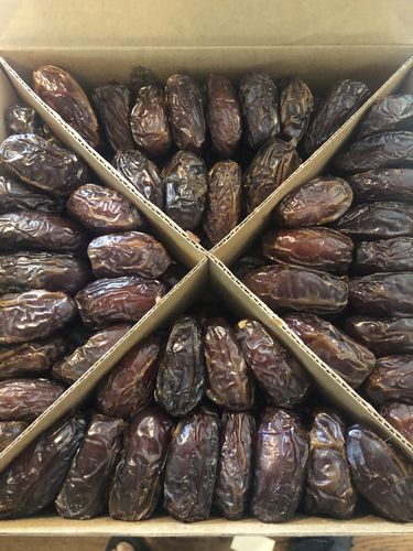 Customer photo review of Soft Rutab Medjool Dates