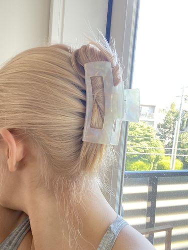 Customer photo review of Large Aurora Claw Clip