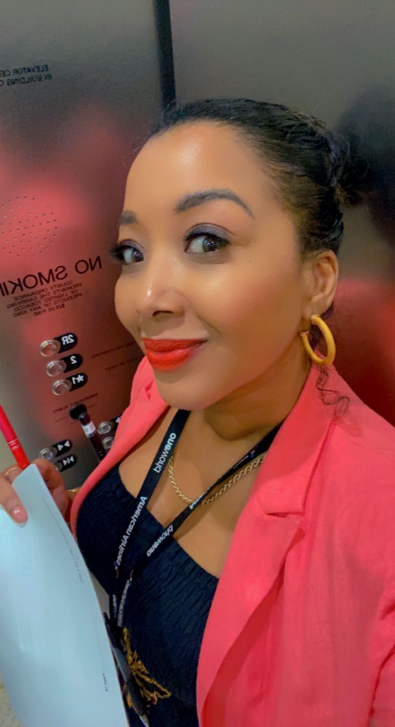 Customer photo review of Bright Red GWEN