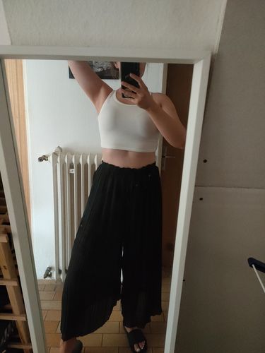 Customer photo review of Lamiya Plissee Hose - Versch. Farben