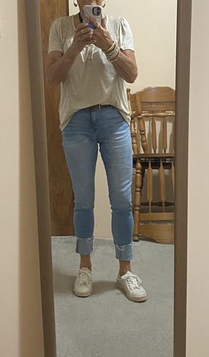 Customer photo review of Kancan Lightwash Cuffed Skinny Jean
