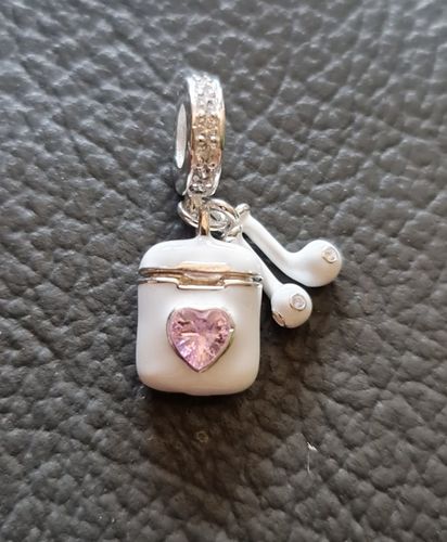 B. R. review of 925 Sterling Silver Earphones Charm image 1 out of 1