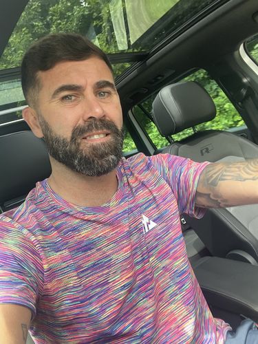 Customer photo review of Trek Seamless T-Shirt - Neon Rainbow