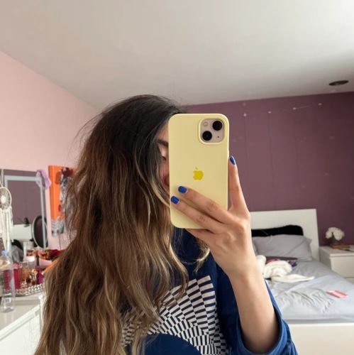 Customer photo review of iPhone Silicone Case (Creamy Yellow)