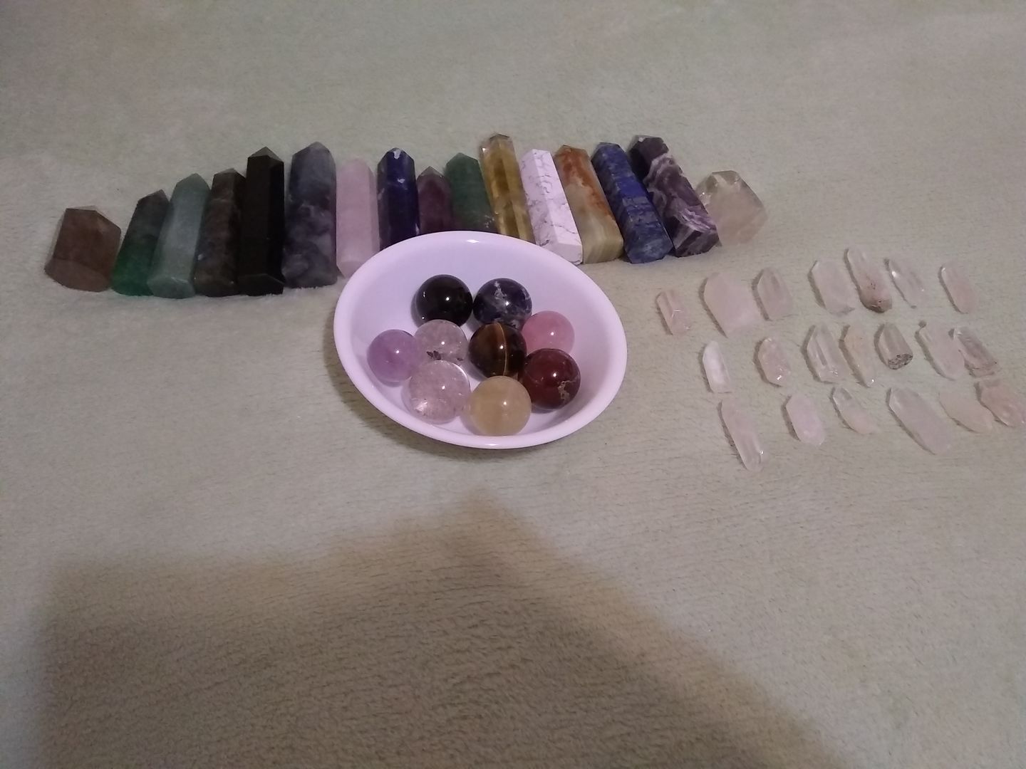 Customer photo review of 45 Crystal Super Pack - 16 Points, 9 Spheres & 20 Quartz Shards
