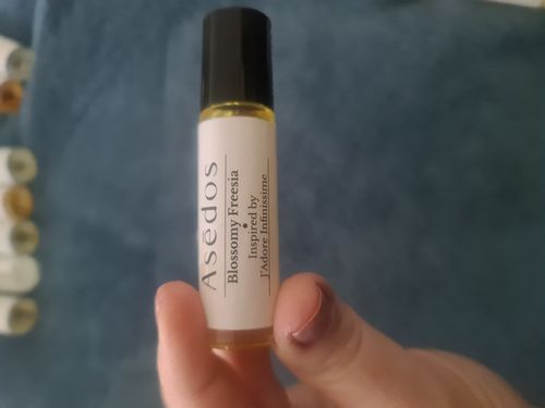 Customer photo review of BLOSSOMY FREESIA PERFUME OIL