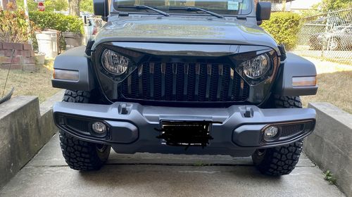 Customer photo review of Vader Grille w/ Mesh - Glossy Black for 18-22 Jeep Wrangler JL & Gladiator JT