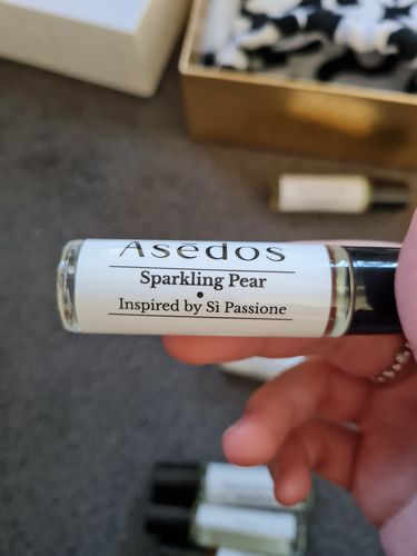 Customer photo review of SPARKLING PEAR PERFUME OIL