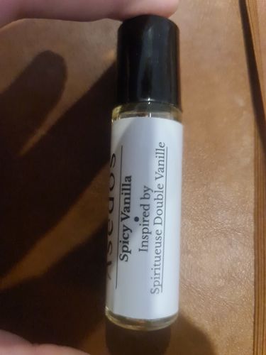 Customer photo review of SPICY VANILLA PERFUME OIL