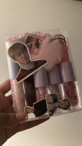 Customer photo review of BTS Bundle💜