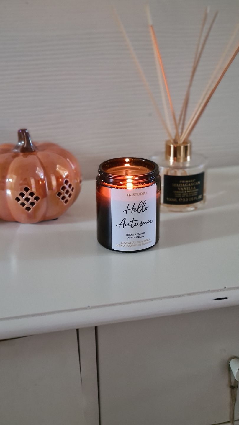 Customer photo review of "Hello Autumn" Brown Sugar and Vanilla Scented Soy Candle in Amber Jar