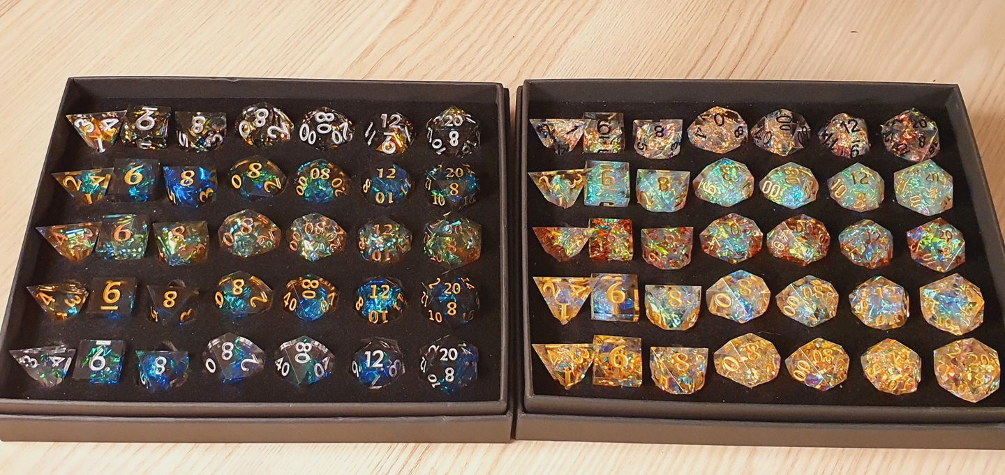 Customer photo review of Drachenreiter / Dämon Etui (5x7 Würfel)