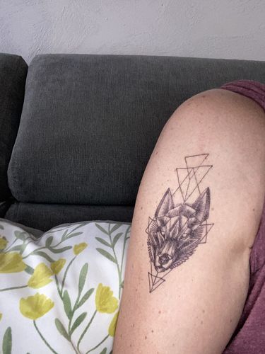 Customer photo review of Tête de loup géométrique