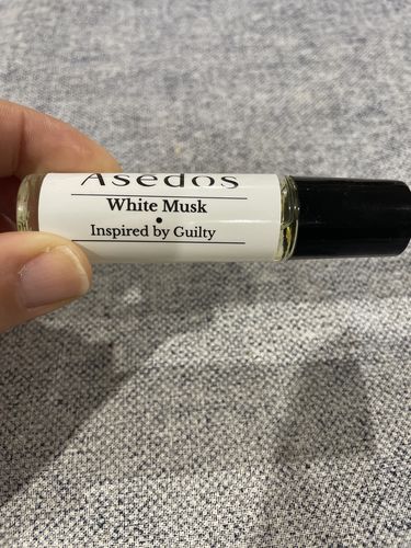 Customer photo review of WHITE MUSK PERFUME OIL
