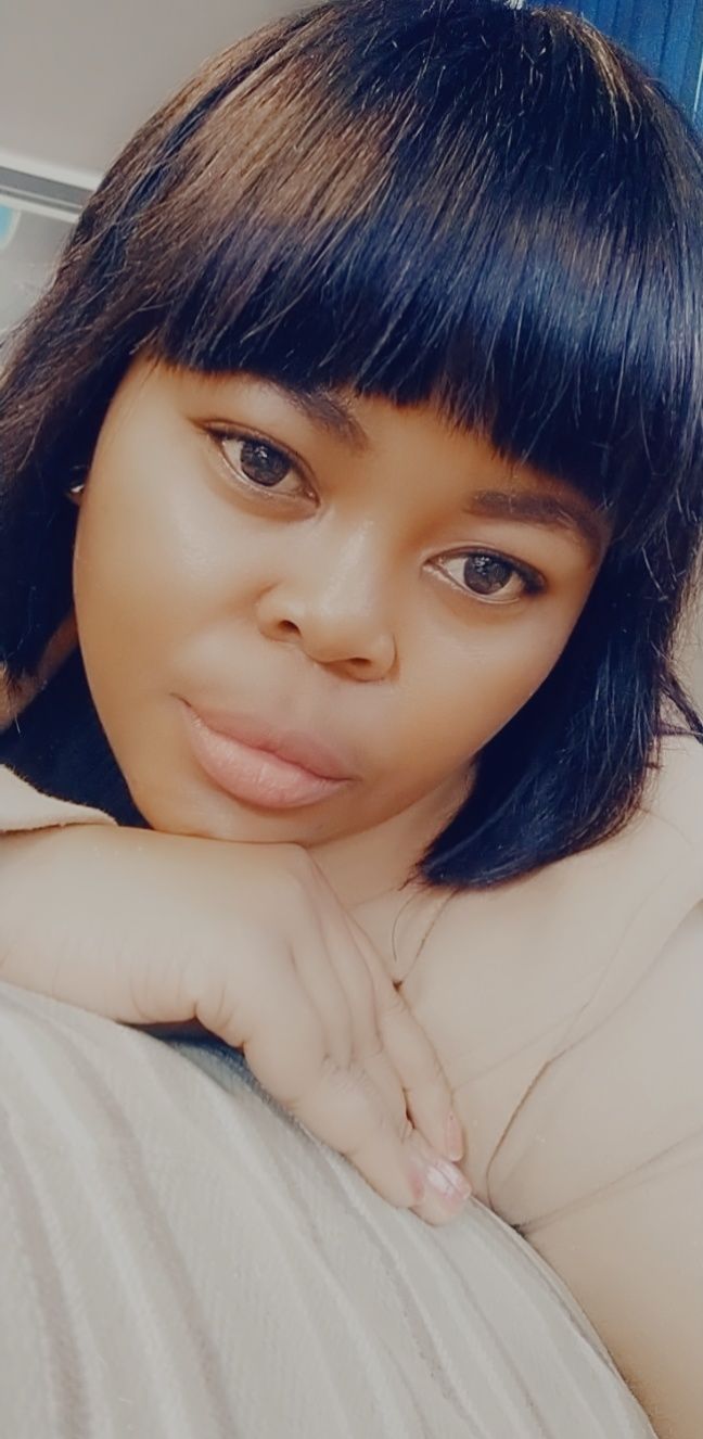 Customer photo review of Brazilian Blush Bob 12" & Straight Fringe Bob 8" Combo