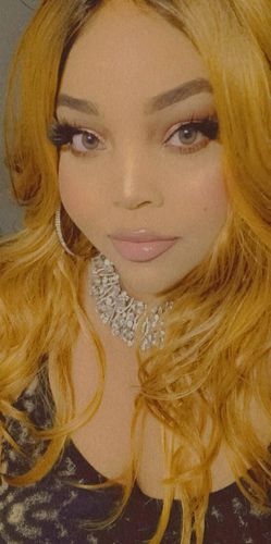 Customer photo review of Outre Synthetic Pre-Plucked HD Transparent Lace Front Wig Anastasia