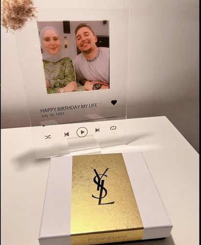 Customer photo review of Custom Song Plaque - The Best Anniversary Gift for Couples