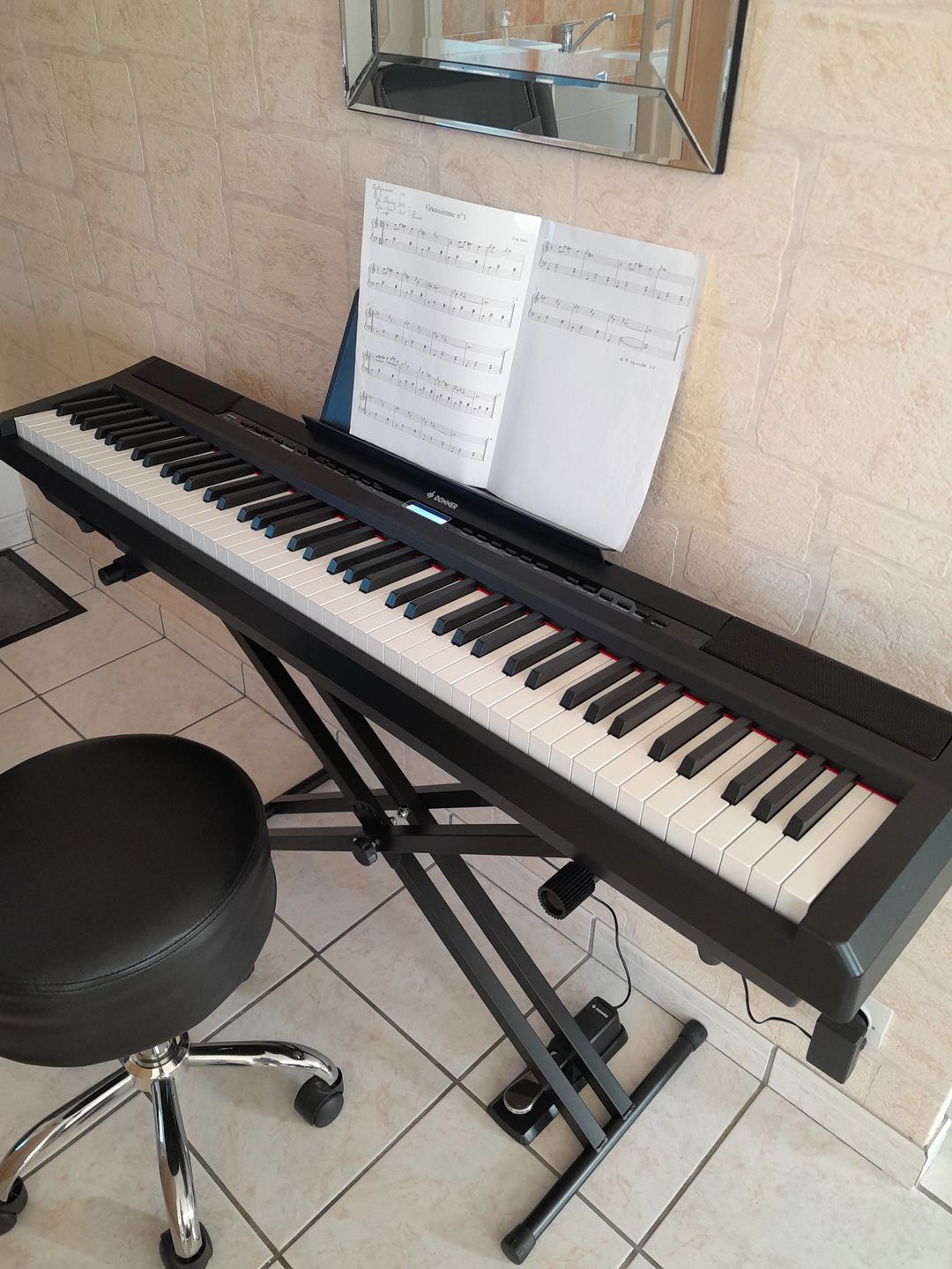 Customer photo review of Donner DEP-20 Piano numérique 88 touches entièrement lestées