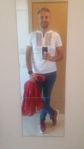 Customer photo review of Тениска с V образно деколте с шевица "Пазител"