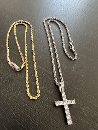 Customer photo review of CROSS PIECE. - WHITE GOLD PENDANT