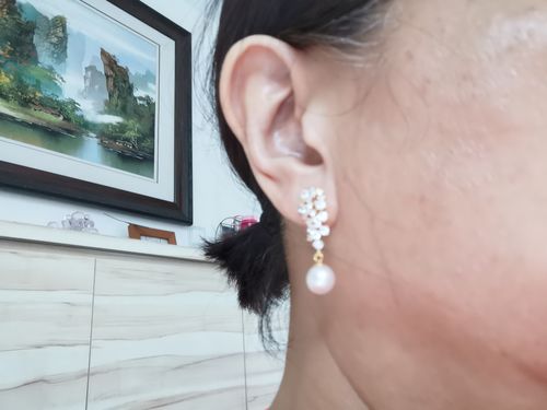 Customer photo review of New Yorker Freshwater Pearl Earrings WE00346 | Wedding Series