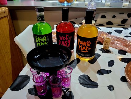 Customer photo review of 6-PACK + T-SHIRT + SHOT POURER