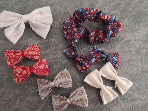 Customer photo review of Barrette blanche pois dorés