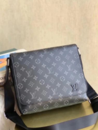 Customer photo review of LV District messenger bag