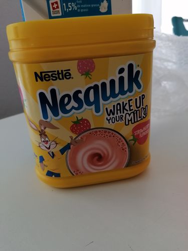 Customer photo review of Nesquik Strawberry Milkshake Powder Tub 500g