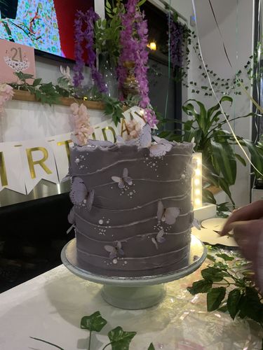 Customer photo review of Purple Edible Wafer Butterflies - Mix sizes - 24pcs