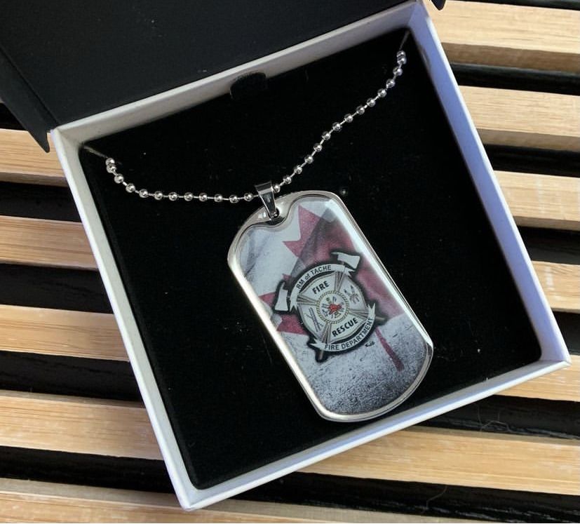 Customer photo review of Custom Dog Photo Keychain | Personalized Pet Memorial Keychain