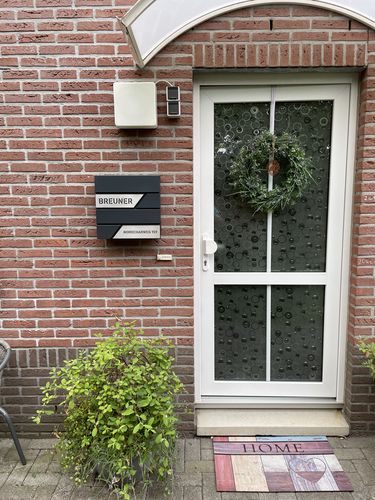 Customer photo review of AlbersDesign Briefkasten B1 anthrazit (RAL7016) personalisiert mit Edelstahl-Schildern
