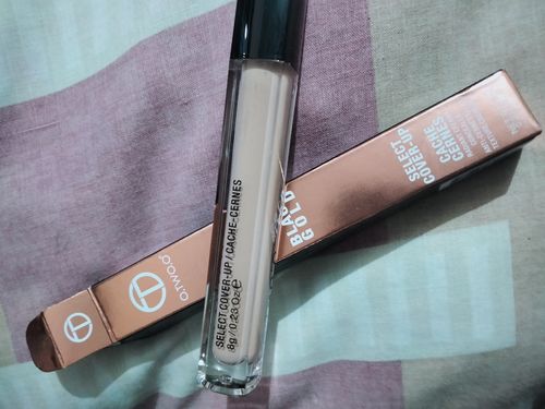 Customer photo review of O.TWO.O Black Gold Cover-Up Radiant Creamy Concealer